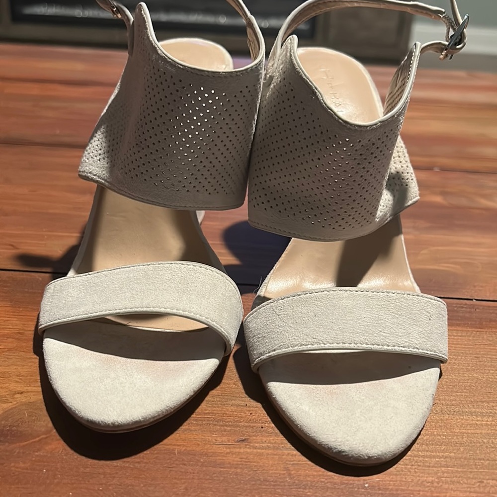 Halston size 7
